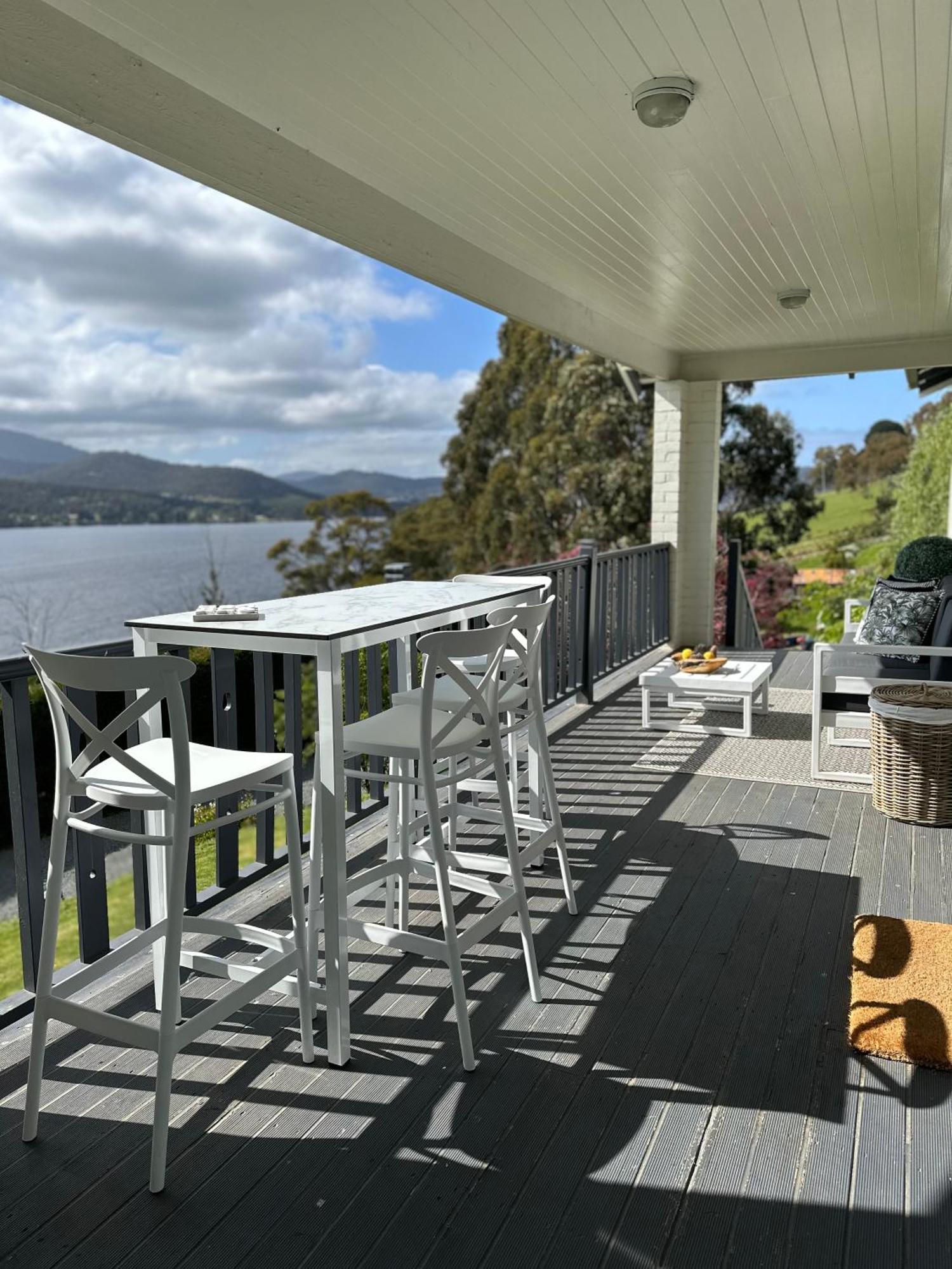 Woodland Bay Retreat-Hot Tub,Sauna And Bayview Hamptons Retreat Lymington Экстерьер фото